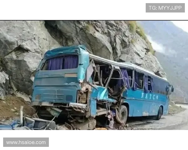 0812早报｜巴基斯坦发生自杀式汽车炸弹袭击 3名中国公民受伤